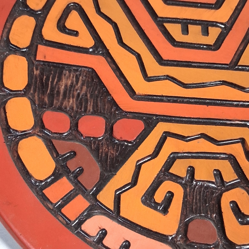 Grillo Paraguayan Earthenware Collectible Pottery Plate or Wall-hanging - Picture 6 of 9